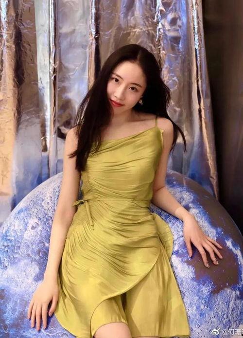 网红雅典娜liya吃瓜,一场吃瓜盛宴背后的故事