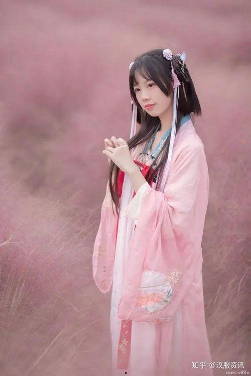 汉服网红吃瓜图片高清